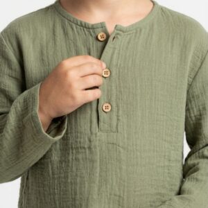 Erkek Çocuk Yakası Düğmeli Müslin Gömlek