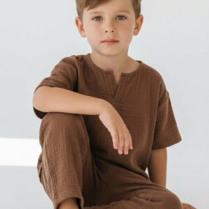 Erkek Çocuk V Yaka Müslin Tişört & Dar Paça Pantolon Takımı