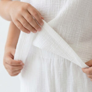 Erkek Çocuk Boyundan Düğmeli Müslin Gömlek & Dar Paça Pantolon Takımı