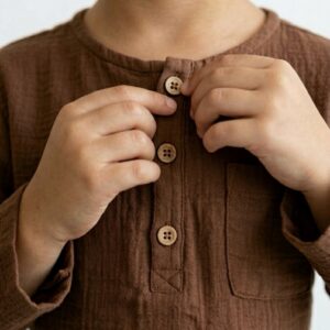 Erkek Çocuk Yakası Düğmeli Müslin Gömlek