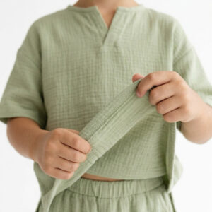 Erkek Çocuk V Yaka Müslin Tişört & Dar Paça Pantolon Takımı